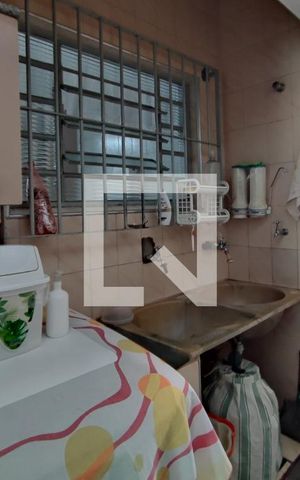 Casa à venda com 280m², 5 quartos e 5 vagas Casa à venda com 280m², 5 quartos e 5 vagasÁrea de Serviço