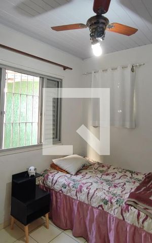Casa à venda com 280m², 5 quartos e 5 vagas Casa à venda com 280m², 5 quartos e 5 vagasEdícula - Quarto 2