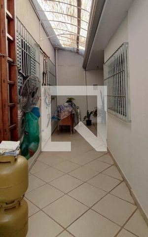 Casa à venda com 280m², 5 quartos e 5 vagas Casa à venda com 280m², 5 quartos e 5 vagasCorredor - Quintal
