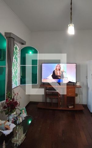 Casa à venda com 280m², 5 quartos e 5 vagas Casa à venda com 280m², 5 quartos e 5 vagasSala de Estar