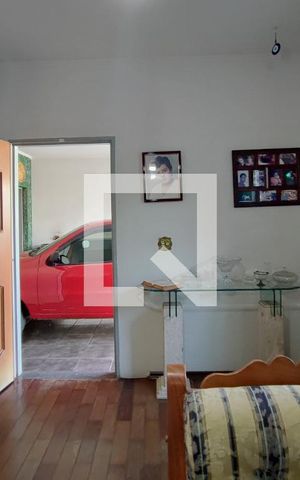 Casa à venda com 280m², 5 quartos e 5 vagas Casa à venda com 280m², 5 quartos e 5 vagasSala de Estar