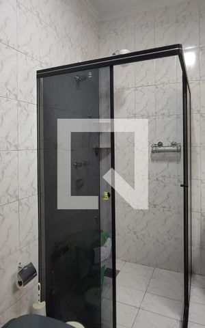 Casa à venda com 280m², 5 quartos e 5 vagas Casa à venda com 280m², 5 quartos e 5 vagasBanheiro Suíte