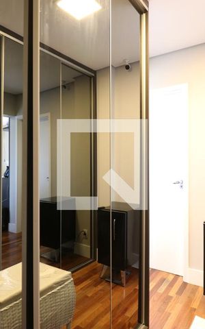 Apartamento à venda com 145m², 4 quartos e 3 vagasCloset