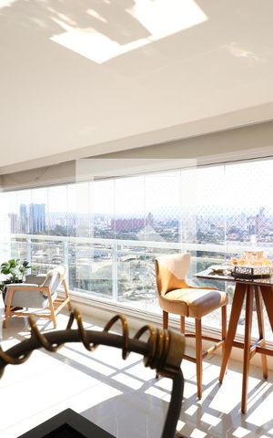 Apartamento à venda com 145m², 4 quartos e 3 vagasVaranda da Sala