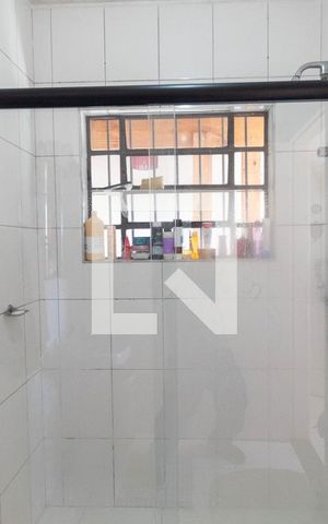 Casa à venda com 249m², 3 quartos e 2 vagas Casa à venda com 249m², 3 quartos e 2 vagasBanheiro da Suíte 2