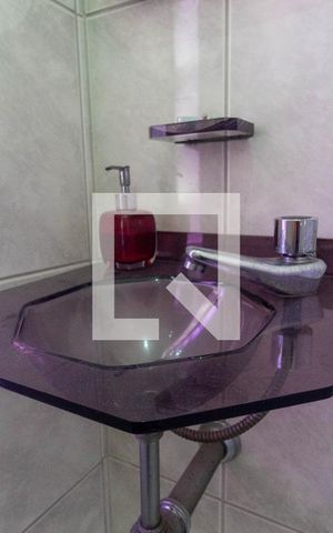 Casa à venda com 249m², 3 quartos e 2 vagas Casa à venda com 249m², 3 quartos e 2 vagasLavabo
