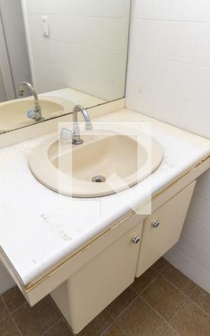 Casa à venda com 200m², 2 quartos e sem vaga Casa à venda com 200m², 2 quartos e sem vagaBanheiro