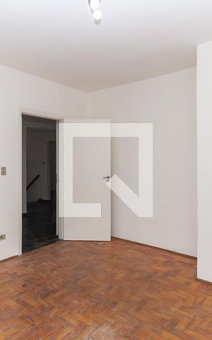 Casa à venda com 200m², 2 quartos e sem vaga Casa à venda com 200m², 2 quartos e sem vagaSuíte