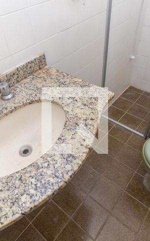 Casa à venda com 200m², 2 quartos e sem vaga Casa à venda com 200m², 2 quartos e sem vagaBanheiro da Suíte 1