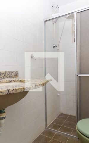 Casa à venda com 200m², 2 quartos e sem vaga Casa à venda com 200m², 2 quartos e sem vagaBanheiro da Suíte 1