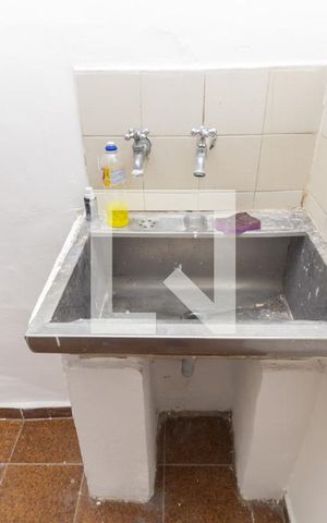 Casa à venda com 200m², 2 quartos e sem vaga Casa à venda com 200m², 2 quartos e sem vagaLavanderia