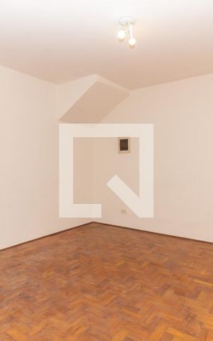 Casa à venda com 200m², 2 quartos e sem vaga Casa à venda com 200m², 2 quartos e sem vagaSala