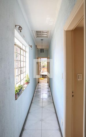 Casa para alugar com 300m², 3 quartos e 3 vagasCorredor