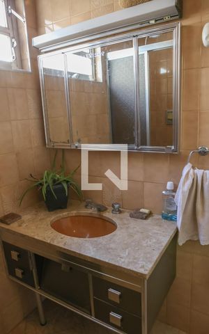 Casa para alugar com 300m², 3 quartos e 3 vagasBanheiro Social