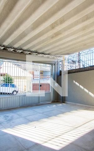 Casa à venda com 194m², 3 quartos e 2 vagas Casa à venda com 194m², 3 quartos e 2 vagasGaragem