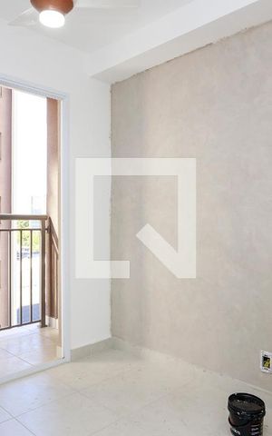 Apartamento à venda com 28m², 1 quarto e sem vaga Apartamento à venda com 28m², 1 quarto e sem vagaSala