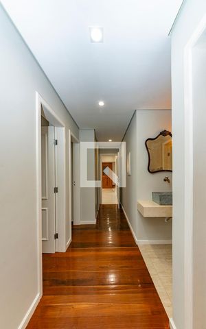 Apartamento à venda com 440m², 4 quartos e 3 vagas Apartamento à venda com 440m², 4 quartos e 3 vagasCorredor