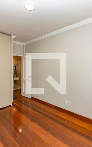 Apartamento à venda com 440m², 4 quartos e 3 vagas Apartamento à venda com 440m², 4 quartos e 3 vagasQuarto 4