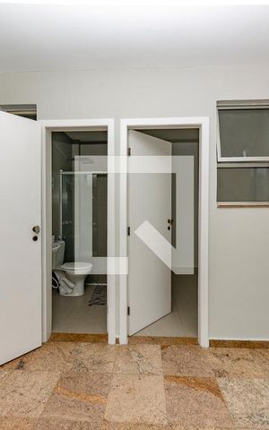 Apartamento à venda com 440m², 4 quartos e 3 vagas Apartamento à venda com 440m², 4 quartos e 3 vagasÁrea de Serviço