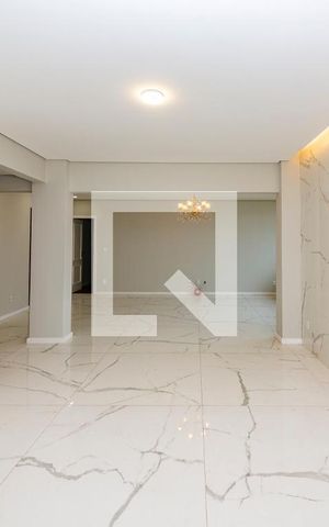 Apartamento à venda com 440m², 4 quartos e 3 vagas Apartamento à venda com 440m², 4 quartos e 3 vagasSala 1