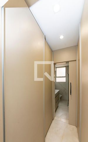 Apartamento à venda com 440m², 4 quartos e 3 vagas Apartamento à venda com 440m², 4 quartos e 3 vagasCloset da suíte