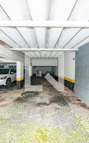 Apartamento à venda com 440m², 4 quartos e 3 vagas Apartamento à venda com 440m², 4 quartos e 3 vagasGaragem