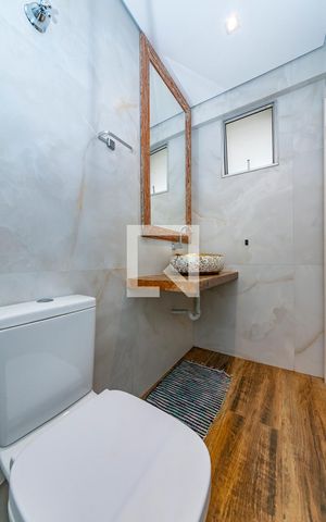 Apartamento à venda com 440m², 4 quartos e 3 vagas Apartamento à venda com 440m², 4 quartos e 3 vagasBanheiro Social 2