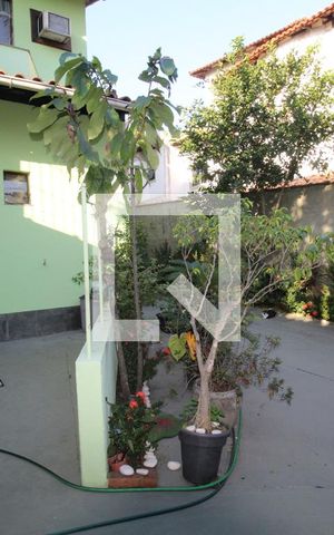 Casa de condomínio à venda com 300m², 4 quartos e 4 vagasQuintal