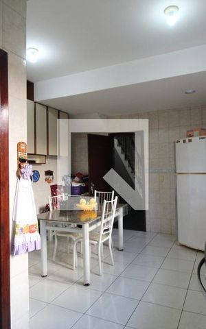 Casa de condomínio à venda com 300m², 4 quartos e 4 vagasCozinha