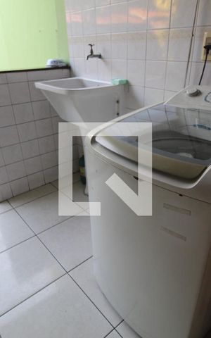 Casa de condomínio à venda com 300m², 4 quartos e 4 vagasÁrea de serviço