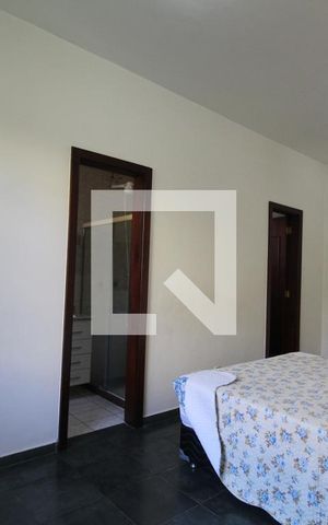 Casa de condomínio à venda com 300m², 4 quartos e 4 vagasSuíte