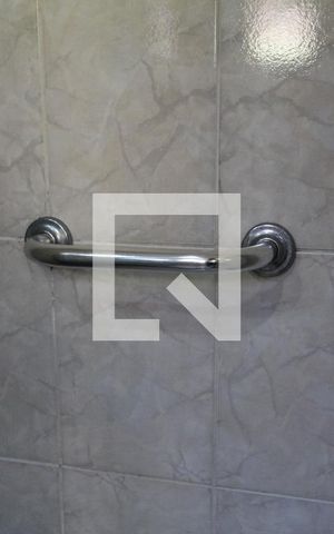 Casa de condomínio à venda com 300m², 4 quartos e 4 vagasBanheiro da suíte