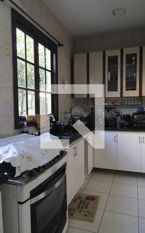 Casa de condomínio à venda com 300m², 4 quartos e 4 vagasCozinha