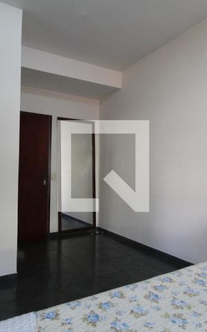 Casa de condomínio à venda com 300m², 4 quartos e 4 vagasSuíte