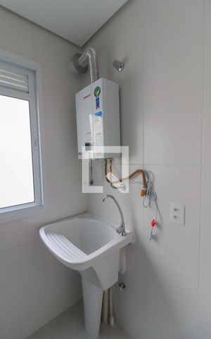 Apartamento para alugar com 64m², 2 quartos e 1 vaga Apartamento para alugar com 64m², 2 quartos e 1 vagaCozinha e Área de Serviço