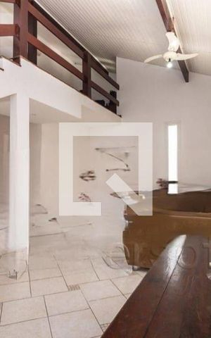 Casa à venda com 254m², 3 quartos e 6 vagas