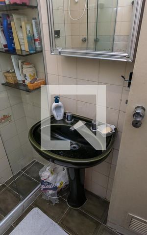 Apartamento à venda com 120m², 3 quartos e 2 vagas Apartamento à venda com 120m², 3 quartos e 2 vagasBanheiro Social