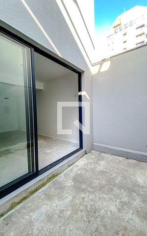 Casa de condomínio à venda com 104m², 2 quartos e 1 vagaÁrea de Serviço