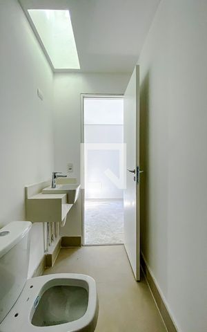 Casa de condomínio à venda com 104m², 2 quartos e 1 vagaBanheiro da Suíte 1