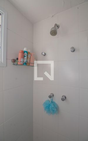 Apartamento à venda com 60m², 2 quartos e 1 vaga Apartamento à venda com 60m², 2 quartos e 1 vagaBanheiro do quarto 1
