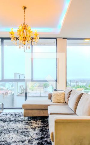 Casa de condomínio à venda com 287m², 3 quartos e 4 vagas Casa de condomínio à venda com 287m², 3 quartos e 4 vagasSala