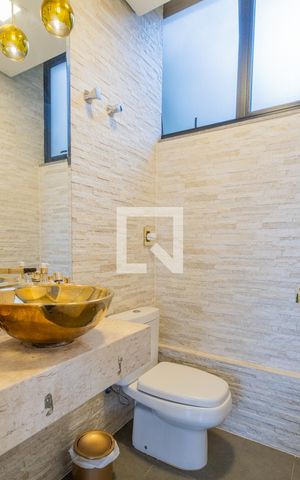 Casa de condomínio à venda com 287m², 3 quartos e 4 vagas Casa de condomínio à venda com 287m², 3 quartos e 4 vagasLavabo