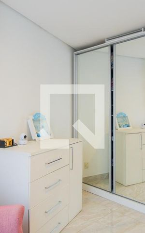 Casa de condomínio à venda com 287m², 3 quartos e 4 vagas Casa de condomínio à venda com 287m², 3 quartos e 4 vagasQuarto 2