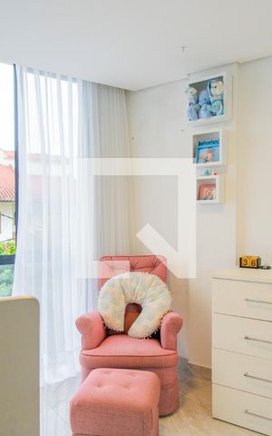 Casa de condomínio à venda com 287m², 3 quartos e 4 vagas Casa de condomínio à venda com 287m², 3 quartos e 4 vagasQuarto 2