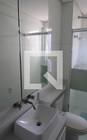 Apartamento à venda com 321m², 4 quartos e 6 vagasQuarto 5 - Banheiro