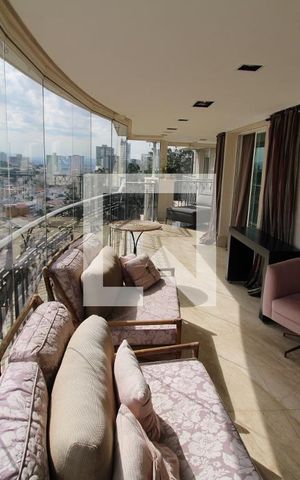 Apartamento à venda com 321m², 4 quartos e 6 vagasSala - Varanda