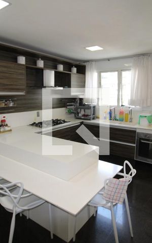 Apartamento à venda com 321m², 4 quartos e 6 vagasCozinha