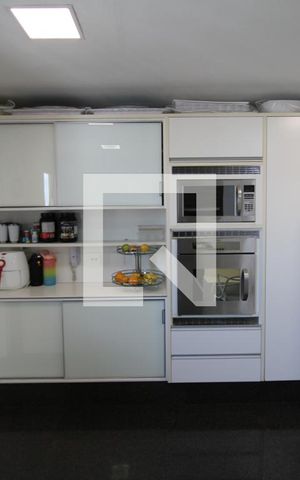 Apartamento à venda com 321m², 4 quartos e 6 vagasCozinha