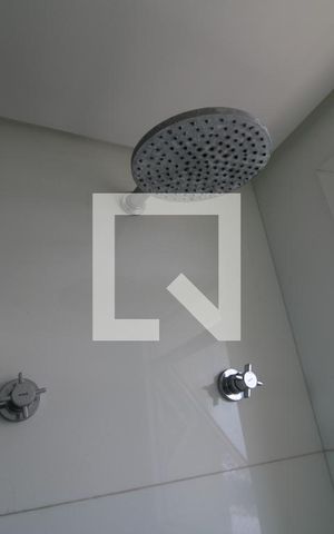 Apartamento à venda com 321m², 4 quartos e 6 vagasQuarto 5 - Banheiro
