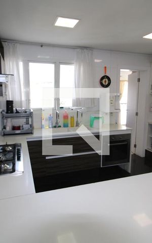 Apartamento à venda com 321m², 4 quartos e 6 vagasCozinha